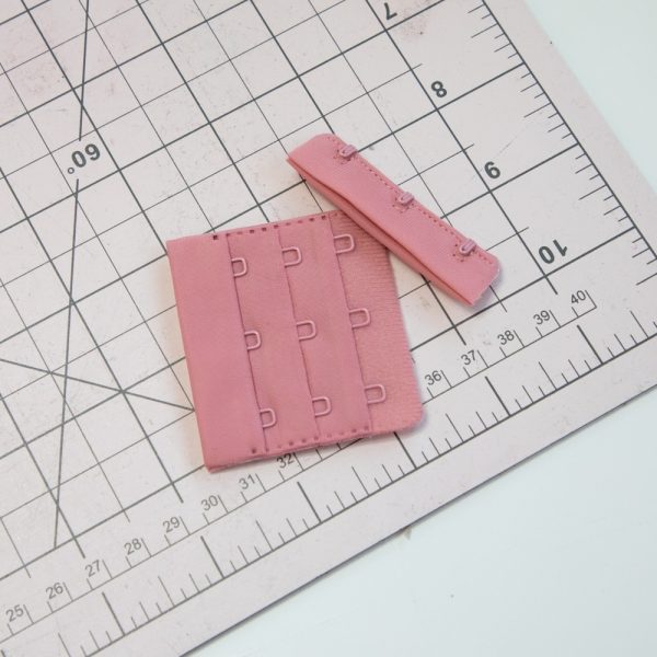 1 Pair 3x3 Dusty Rose Hook + Eye