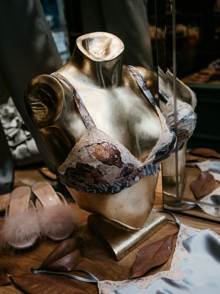 lingerie boutique in paris