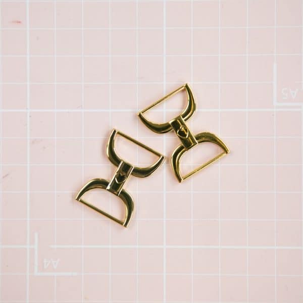 1 Pair Gold Heart Strap Connector