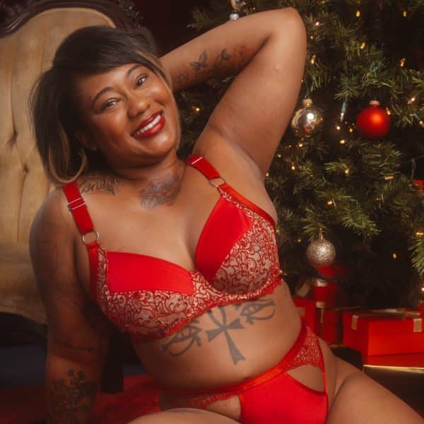 Madalynne-Holiday-Web-Square-16