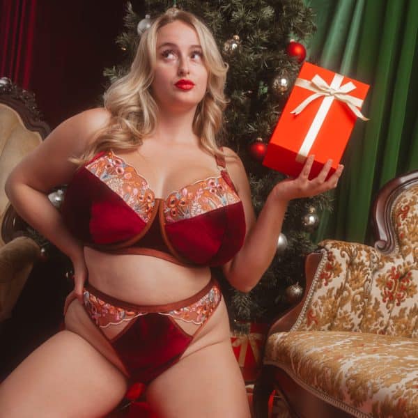 Madalynne-Holiday-Web-Square-21