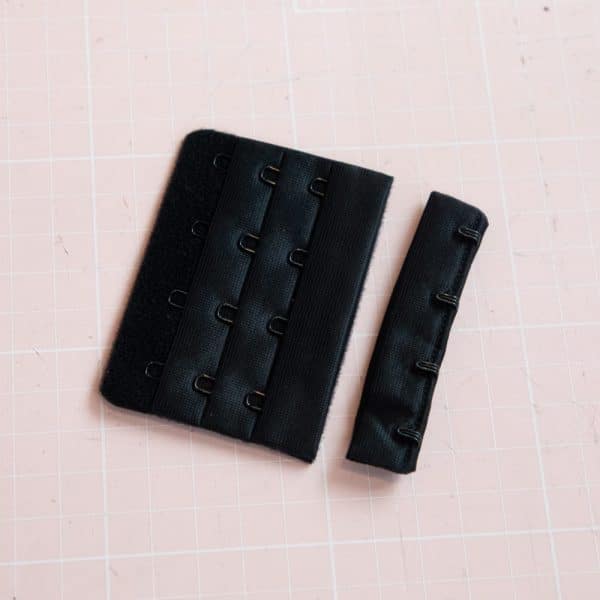 1 Pair 4x3 Black Hook + Eye