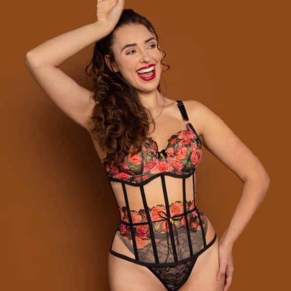 madalynne-holiday-skylar-masha-web-square-25