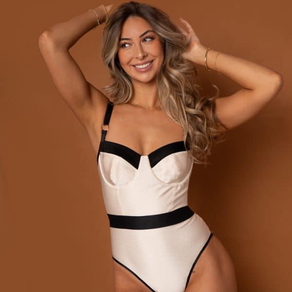 madalynne-holiday-skylar-masha-web-square-13