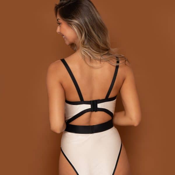 madalynne-holiday-skylar-masha-web-square-14