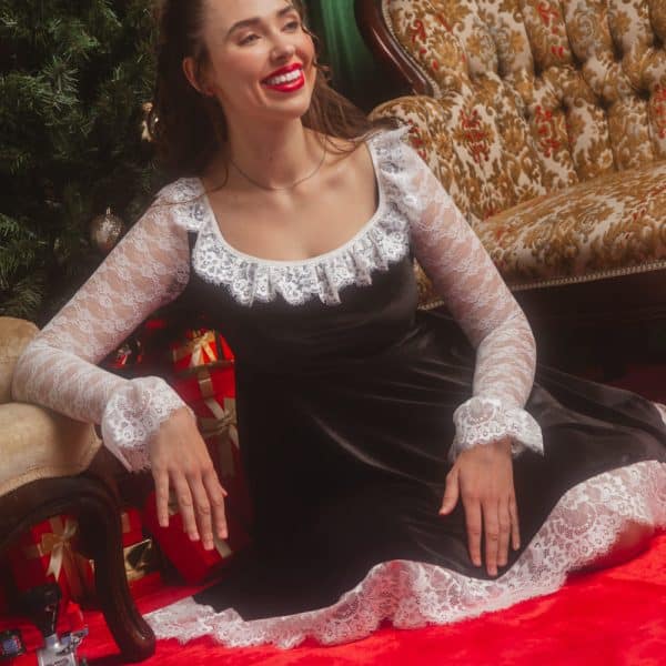 madalynne-holiday-skylar-masha-web-square-40